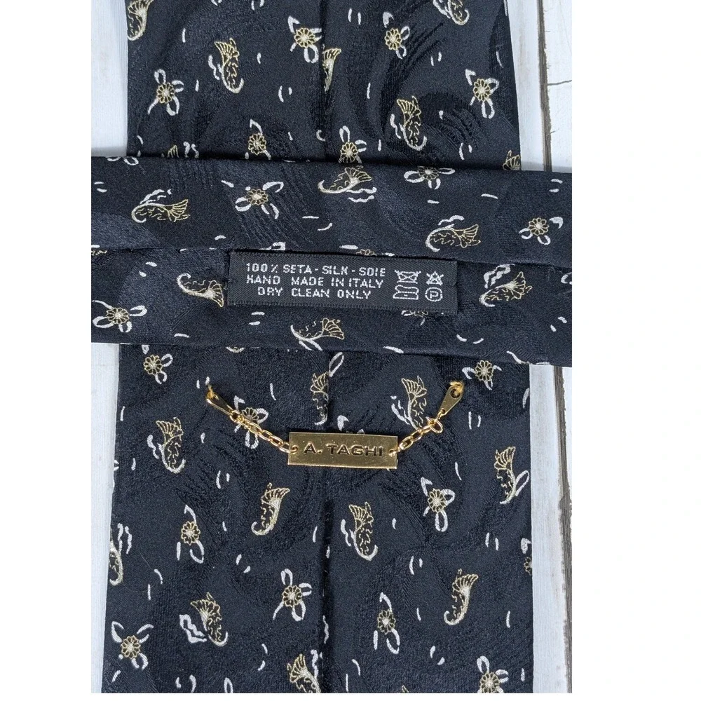 A Taghi Santostefano Men's Necktie Black Floral 100% Silk Italy‎